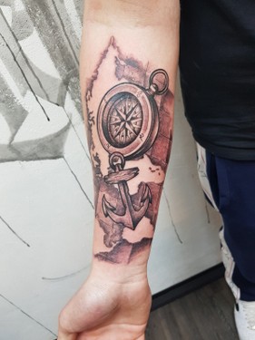 Ruhrpott styleink Tattoo kompass mit Anker und Landkarte.jpg