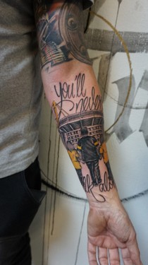 Ruhrpott styleink Tattoo Arm Buch mit Uhr.jpg